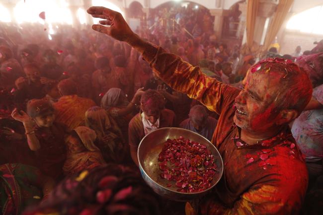 Holi photos, holi images, holi 2018