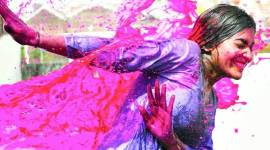 Holi 2018, Happy Holi, remove holi colours, holi colour removal, skincare, haircare, skincare tips, haircare tips, Holi colours, holi tips, indian express