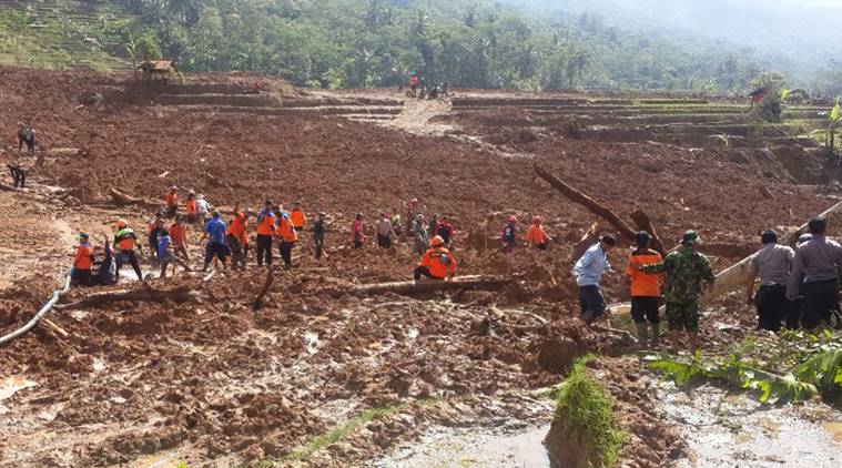 Rain hampers search for Indonesian landslide victims, 7 dead