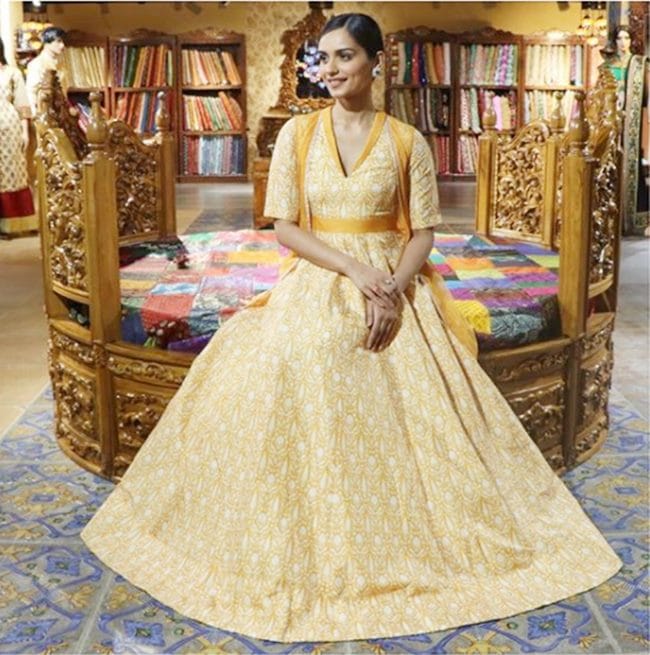 Deepika Padukone, Manushi Chhillar, Sonakshi Sinha, Aishwarya Rai Bachchan, Shilpa Shetty, Kriti Sanon, Twinkle Khanna, Madhuri Dixit Nene, Ileana D'Cruz, celeb fashion, bollywood fashion, indian express, indian express news