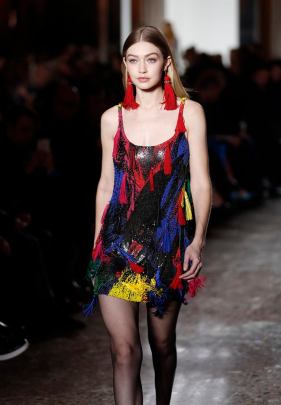 Milan Fashion Week 2018: Gucci brings on severed heads, Tommy Hilfiger ...
