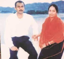 Sohrabuddin Shaikh and his wife. (File photo )
