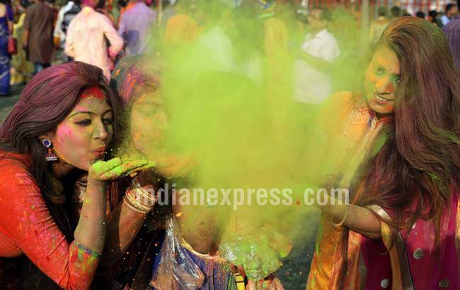 holi, holi photos, holi celebrations, holi in india, holi part, holi pics, indian express, indian express news