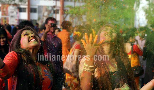 holi, holi photos, holi celebrations, holi in india, holi part, holi pics, indian express, indian express news