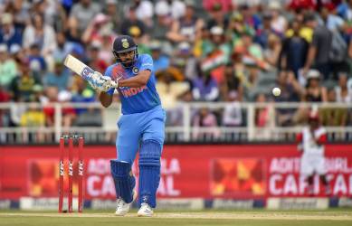 India beat South Africa by 7 runs at Newlands to clinch T20I trophy.