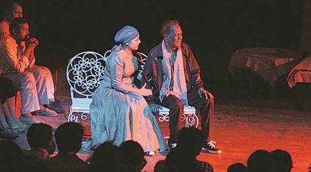Ishara International Puppet Festival 2018, delhi theatre, delhi stage dramas, dust circus, A Button in My Head, puppets, art and culture, indian express, stage performance