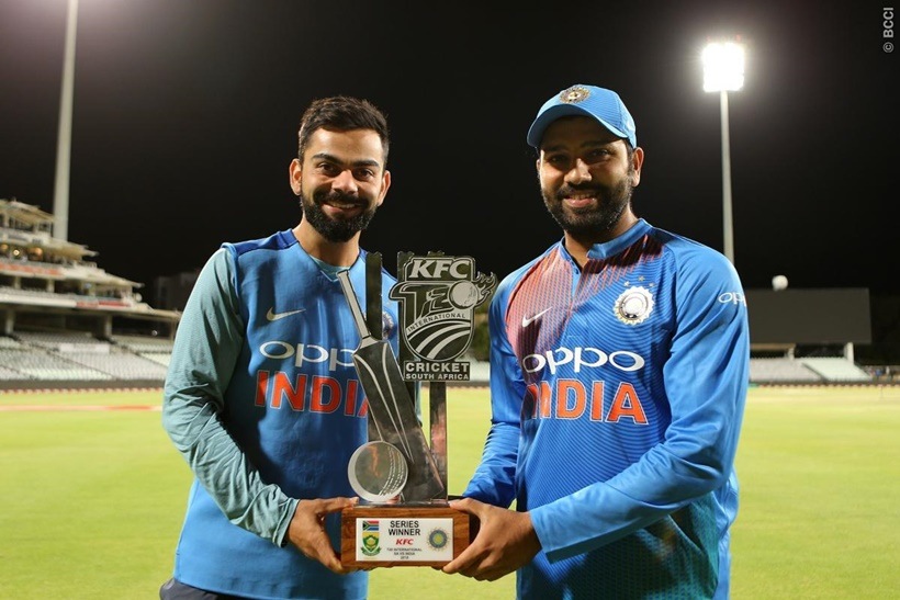 Virat Kohli Rohit Sharma trophy
