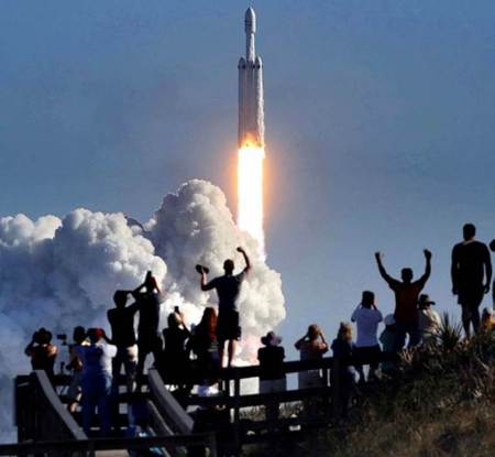 spacex rocket launch, elon musk, kennedy research center, spacex falcon rocket, Falcon Heavy, Spacex launch, falcon heavy launch, Tech news, falcon heavy launch pictures