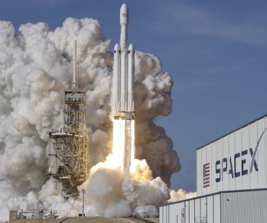SpaceX, SpaceX Falcon Heavy, Falcon Heavy, Falcon Heavy launch, Falcon Heavy live, SpaceX Tesla Roadster, Tesla Roadster in Space, Starman in Space