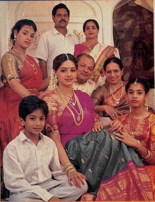 Sridevi With Her Family Entertai