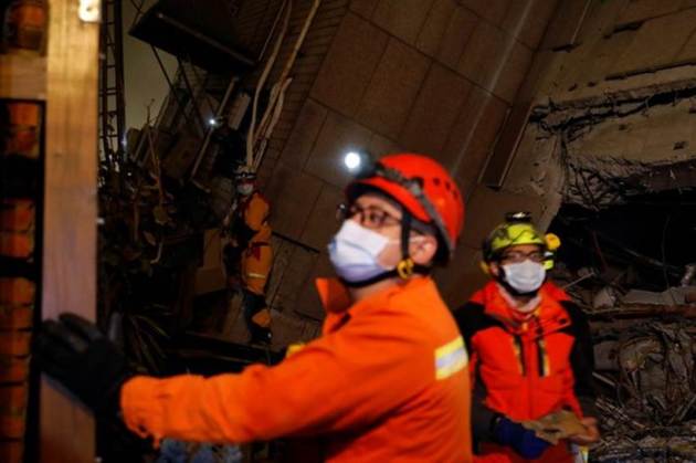 taiwan quake, taiwan earthquake pictures, taiwan building collpase images, taiwan earthquake images, taiwan quake pics, taiwan building tiliting images, indian express