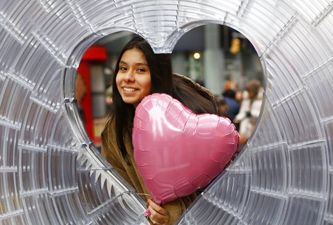 Valentine's Day 2018, Valentine's Day 2018 celebrations, Valentine's Day 2018 couple celebrations, Valentine's Day 2018 photos, Valentine's Day 2018 cadbury event, Valentine's Day 2018 romantic photos
