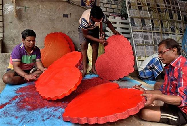 Valentine's Day 2018, Valentine's Day 2018 celebrations, Valentine's Day 2018 couple celebrations, Valentine's Day 2018 photos, Valentine's Day 2018 cadbury event, Valentine's Day 2018 romantic photos