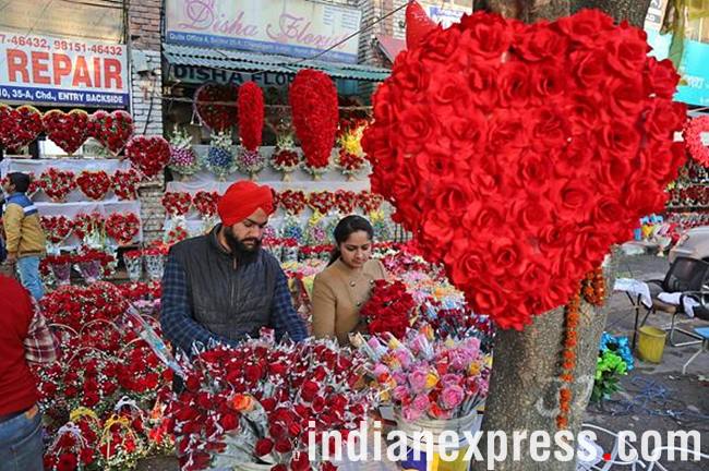 Valentines day images, Valentines day pics, Valentines day, Valentines day celebrations, Valentines day celebrations images, february 14, indian express