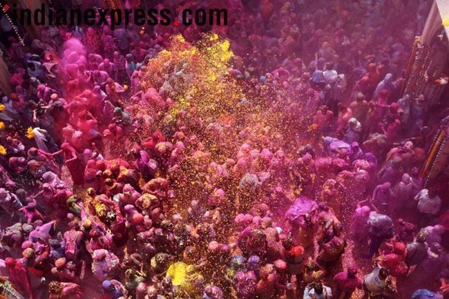 Holi photos, holi images, holi 2018, holi virndavan