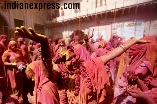 Holi photos, holi images, holi 2018, holi virndavan