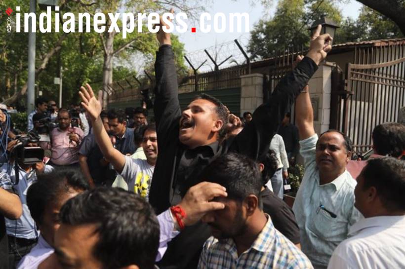 AAP MLAs, supporters enjoying as Delhi High Court quashes Presidential notification