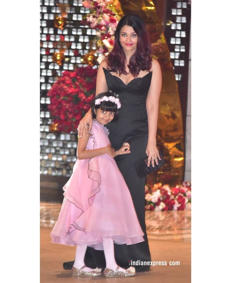 Aishwarya Rai Bachchan, Aishwarya Rai Bachchan latest photos, Aishwarya Rai Bachchan fashion, Aishwarya Rai Bachchan Ambani engagement bash, Aishwarya Rai Bachchan Osman studio gown, indian express, indian express news
