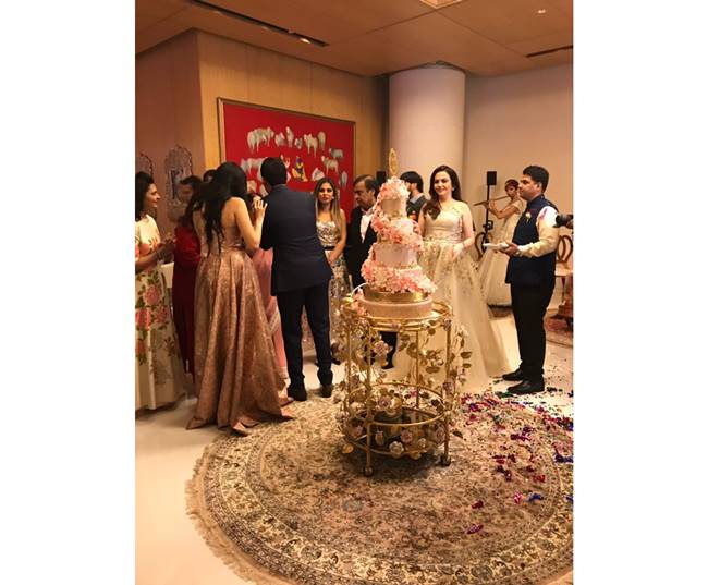 Akash Ambani Shloka Mehta engagement, Ambani engagement pics, Ambani engagement celebrations, Ambani engagement party, Ambani engagement bash, Akash Ambani Shloka Mehta engagement pics, indian express, indian express news
