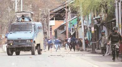 Local residents and police clash in Anantnag. (Shuaib Masoodi)