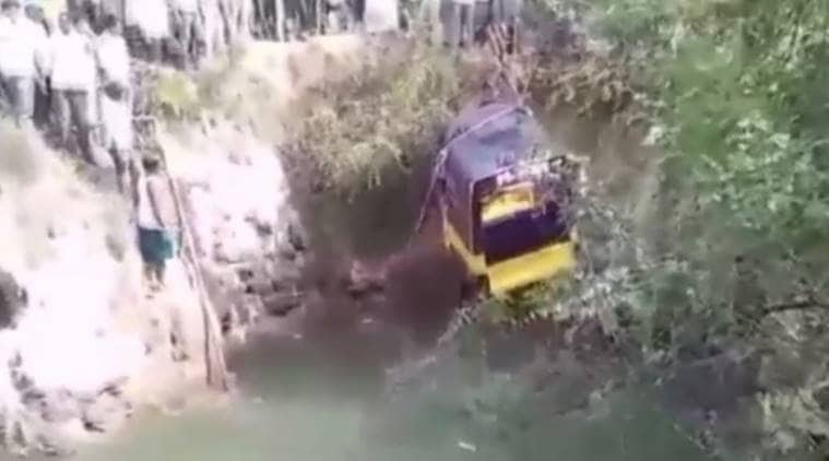 At least 11 killed after autorickshaw falls in an open well