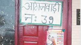 anganwadi centre, delhi anganwadi centre, delhi anganwadi centre students without food, delhi anganwadi centre students not giving food, Deputy CM Manish Sisodia, delhi news, indian express news