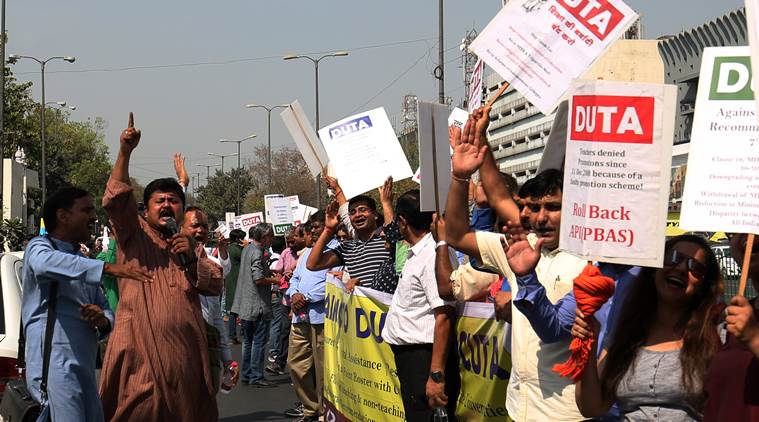 DUTa protest, delhi university teachers protest, delhi university VC, dU VC removal, DU teachers job, delhi govt teacher jobs, latest govt teacher job, latest govt job notification, DU admissions, education news