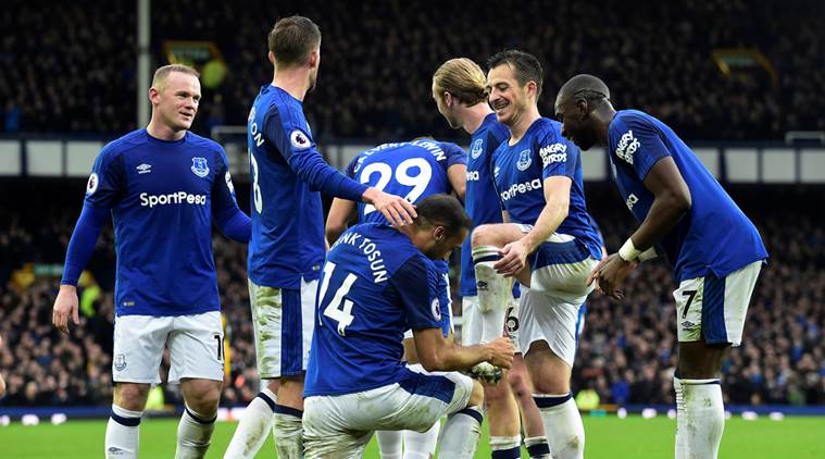 Everton cruise to victory despite Wayne Rooney penalty miss