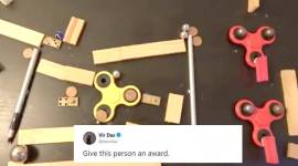 fidget spinners_TW_759 Fidget Spinners, Fidget Spinners video, viral video of Fidget Spinners, Fidget Spinner's chain reaction