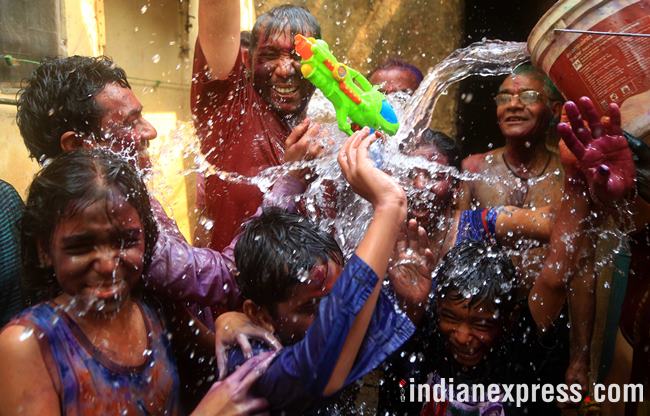 Holi photos, holi images, holi 2018