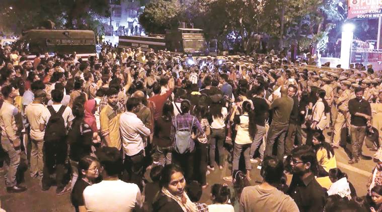 Delhi Police, Delhi Police Tenders Apology, indian express reporter jnu, express reporter files police complaint, express reporter molested, delhi police sho, jnu students lathicharged, jnu delhi police, jnu students protest, india news, indian express news