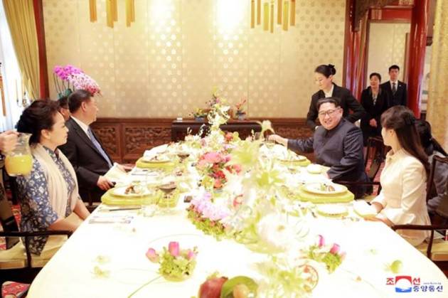Kim Jong Un, Xi Jinping, North Korea, China, Kim meets Xi, Kim in China pictures, Kim Xi pictures, World news, Indian Express
