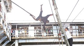 Knife-wielding man sits under FOB for 3 hours