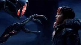 watch netflix lost in space trailer