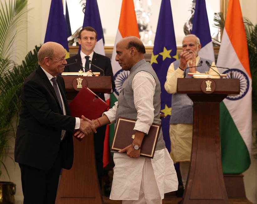 Macron in India, French President, Macron in India photos, French President images, Macron ceremonial reception, Macron Modi photos, Narendra Modi, India France ties, Indian Express