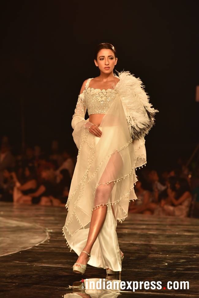 Manish Malhotra, Manish Malhotra summer couture 2018, Manish Malhotra Aditi Rao Hydari, Manish Malhotra Sophie Choudry, Manish Malhotra Nushrat Bharucha, Manish Malhotra Radhika Apte, indian express, indian express news