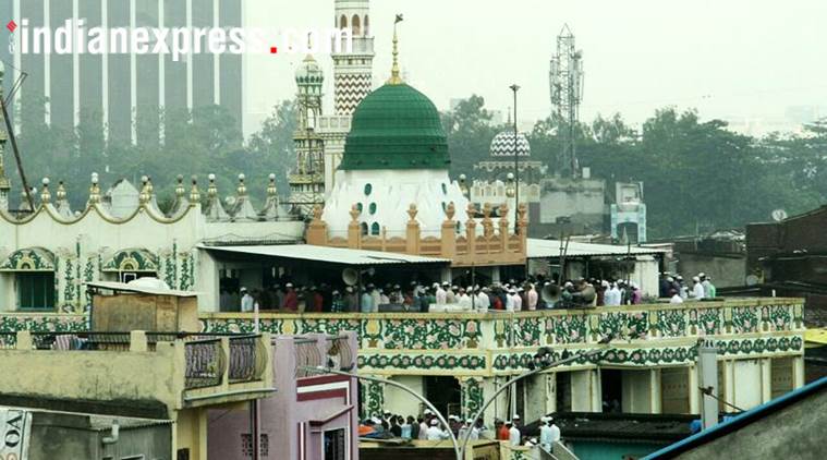 varanasi moque, badi masjid konia, deobandi, barelvi, pakistan caller, indian express