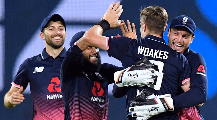England hold nerve to beat New Zealand by four runs; lead ODI series 2-1