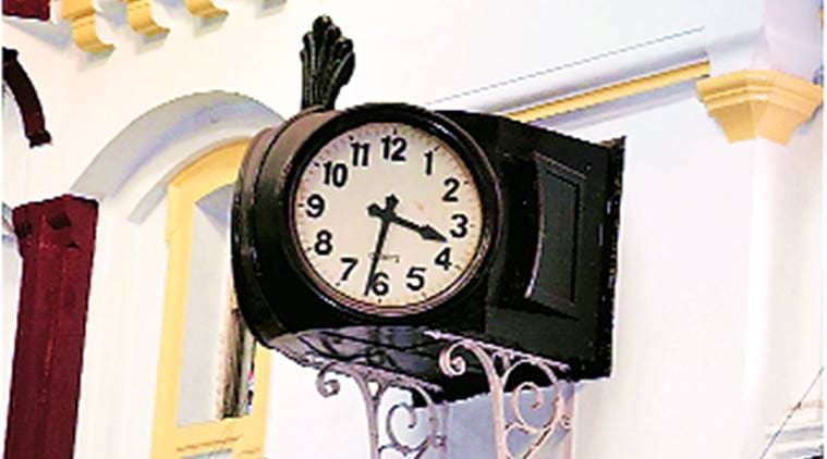 A Watchful Gaze, Boro Ghori, historic century-old Howrah station building, Martyrs’ Memorial, World War I