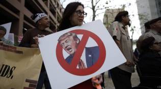 California protests over mexico border wall