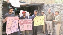 PU 759 Panjab University Students Protest, Panjab University Indian theatre Students Protesting, PU Indian Theatre Students, Indian Theatre Students Protesting, PU Students, Chandigarh News, Latest Chandigarh News, Indian Express, Indian Express News