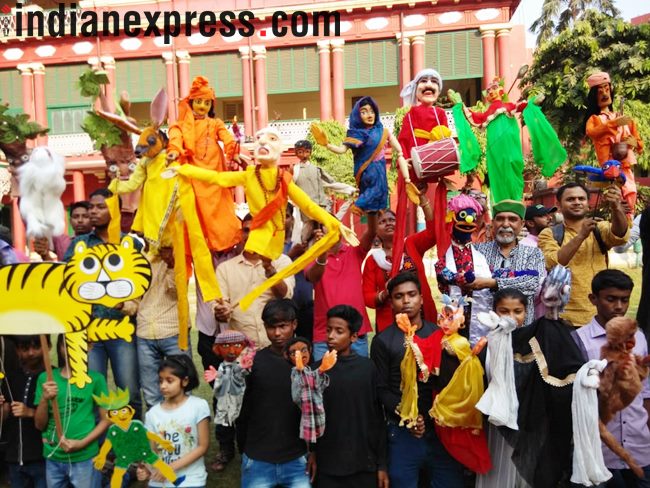 world puppet day, puppet day, puppet show, kolkata putte show, West Bengal Academy of Dance Drama Music and Visual Arts, Ranbindra Bharti University, Puppet Mancha, Puppet theatre, glove puppets, rod puppets, string puppets, shadow puppets, indian express, indian express news