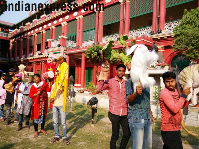 world puppet day, puppet day, puppet show, kolkata putte show, West Bengal Academy of Dance Drama Music and Visual Arts, Ranbindra Bharti University, Puppet Mancha, Puppet theatre, glove puppets, rod puppets, string puppets, shadow puppets, indian express, indian express news