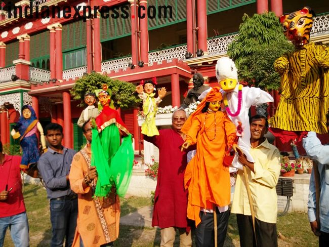 world puppet day, puppet day, puppet show, kolkata putte show, West Bengal Academy of Dance Drama Music and Visual Arts, Ranbindra Bharti University, Puppet Mancha, Puppet theatre, glove puppets, rod puppets, string puppets, shadow puppets, indian express, indian express news