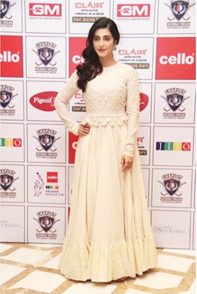 Manushi Chhillar, Kangana Ranaut, Mahira Khan, Malaika Arora, Shruti Haasan, Athiya Shetty, Madhuri Dixit, Hansika Motwani, Kalki Koechlin, Lara Dutta, Genelia D'Souza, celeb fashion, bollywood fashion, indian express, indian express news