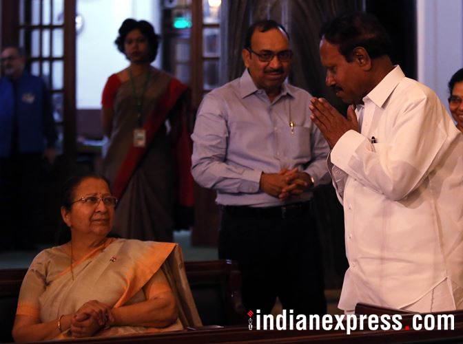 Parliament logajam enters 15th day