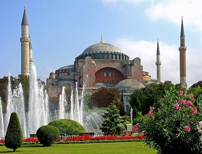 top 10 destinations in world, top 10 destinations, Paris, Ile-de-France, London, England, Rome, Lazio, Bali, Indonesia, Crete, Greece, Barcelona, Province of Barcelona, Prague, Bohemia, Marrakech, Marrakech-Tensift-El Haouz Region, Istanbul, Turkey, New York City, New York , indian express