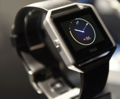 Wearable devices, University of Texas at San Antonio, Google Glass, smartwatches, VR headsets, Apple Watch 3, voice activated controls, head mounted displays