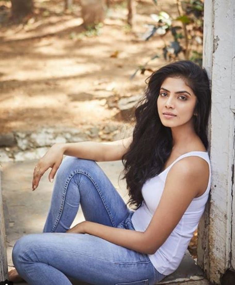 Malavika Mohanan Photos Rare HD Photos Of Malavika Mohanan Vegas News Today