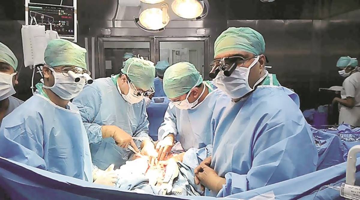 Surgeons led by Indian-origin doctor perform first known US lung transplant  for coronavirus patient | coronavirus outbreak News,The Indian Express